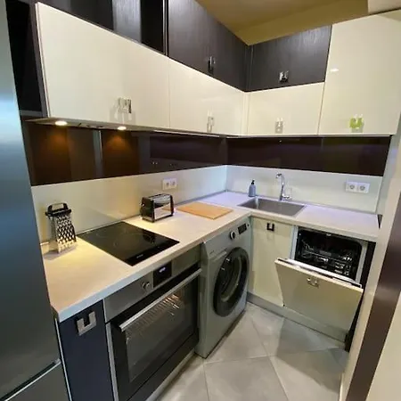 Modern 1br With Garden View & Free Street Parking