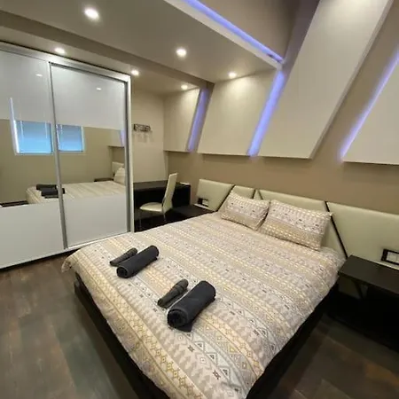 Modern 1br With Garden View & Free Street Parking